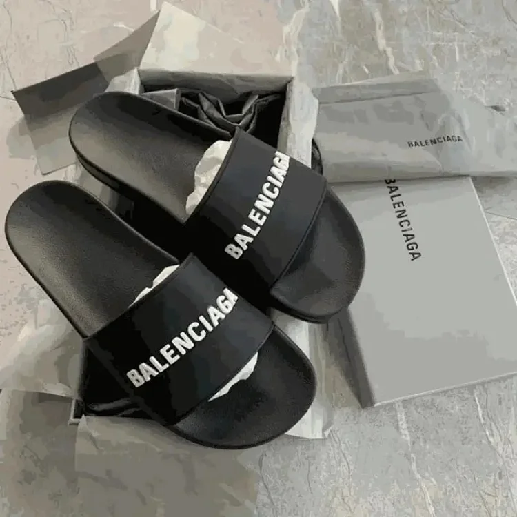 BALENCIAGA Slipper 7402599740