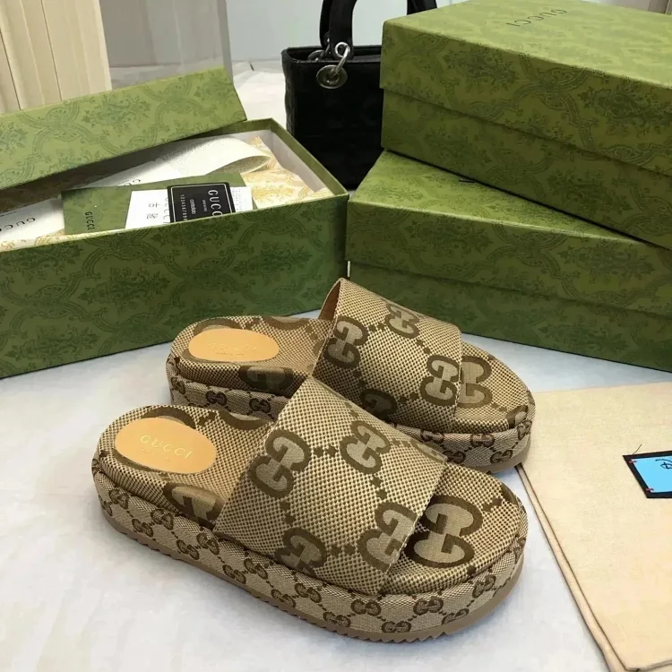  Gucci Slippers 7420340165